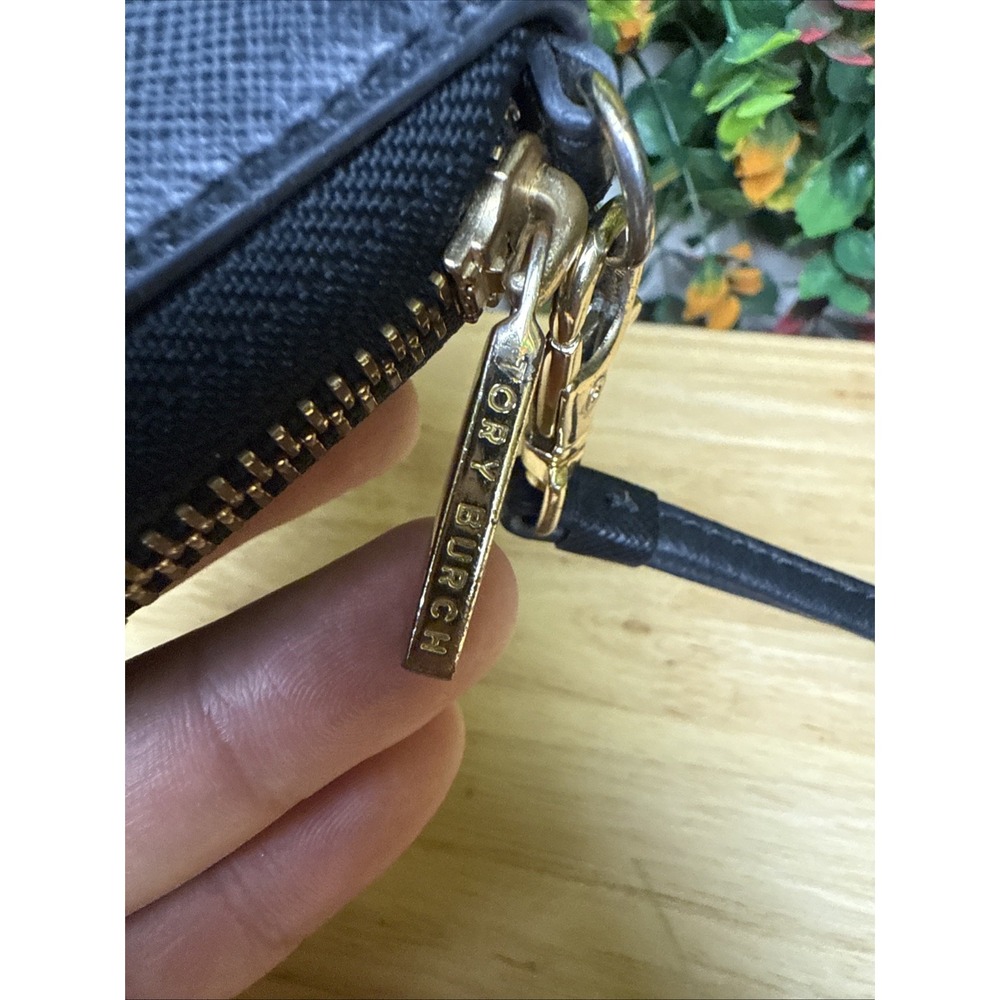 TORY BURCH Leather Robinson Continental‎ Zip Around Wallet in Luggage Black - Picture 3 of 7